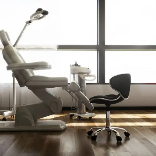 FOTEL PODOLOGICZNO KOSMETYCZNY MEDICO, VACUM KAWITACJA RADIOFREKWENCJA RF, LAMPA LUPA DELUX LED, TABORET COMFORT